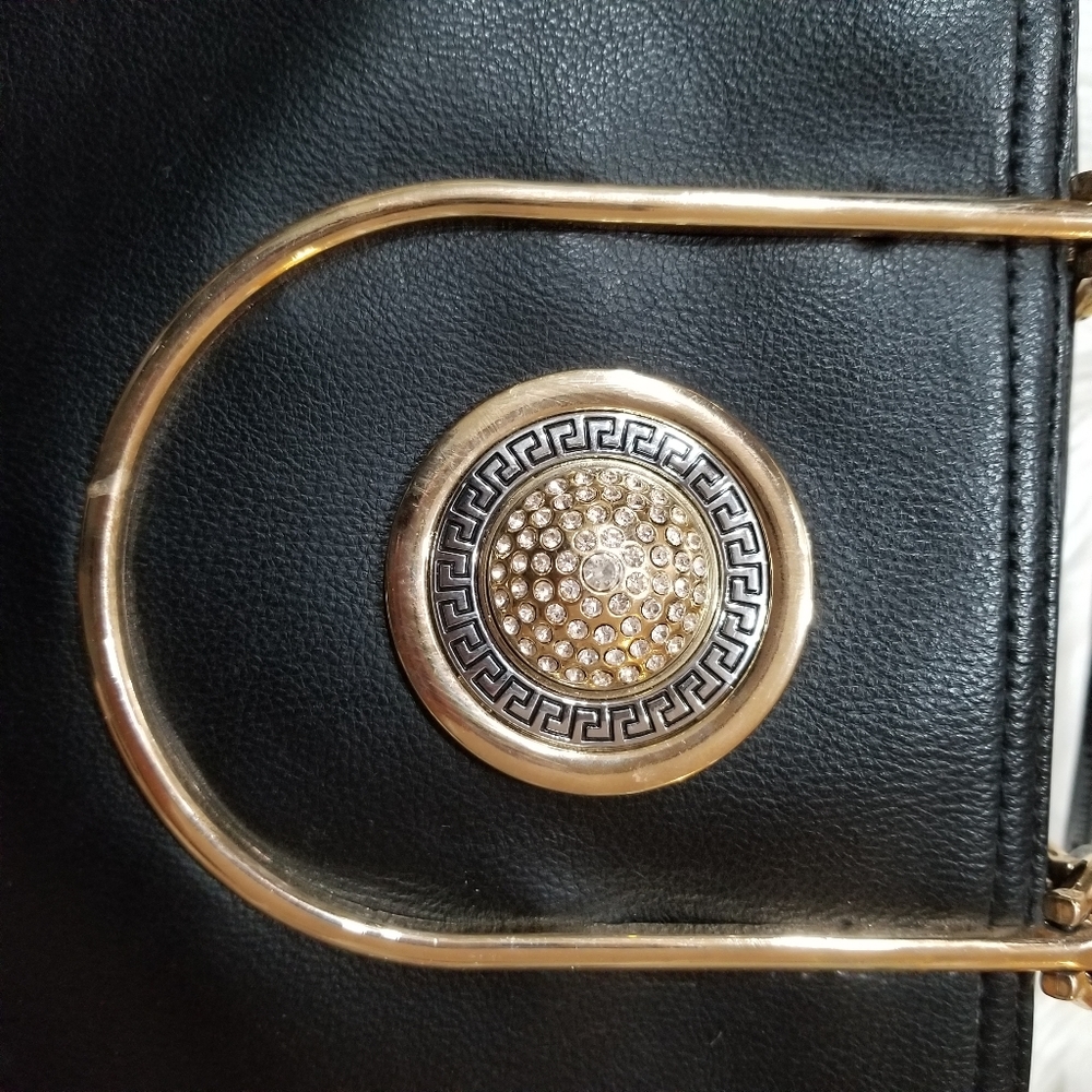 FASHION LEATHER Black Handbag With Zipper Closure.... - Picture 3 of 17